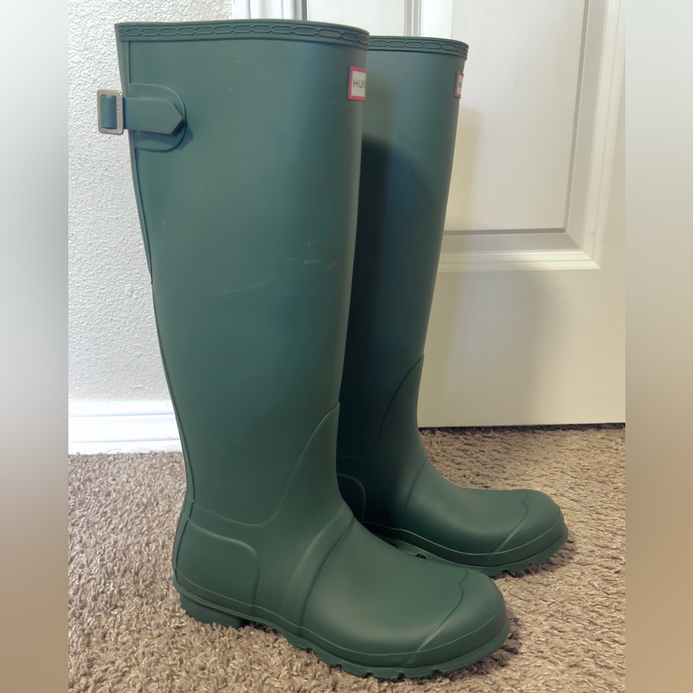Women’s Hunter Rainboots adjustable wide calf 8